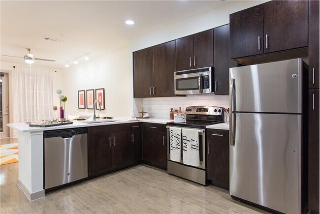 Building Photo - 1102 S Lamar Blvd