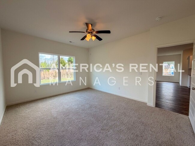 Building Photo - Modern Two Story Living in Doss Ferry - Available NOW!!