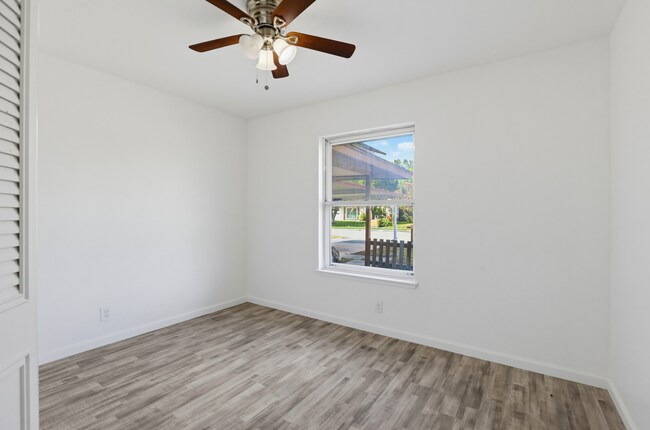 Building Photo - 6602 Spring Brook St
