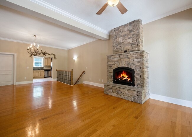 Building Photo - 2145 Ridgecrest Cir
