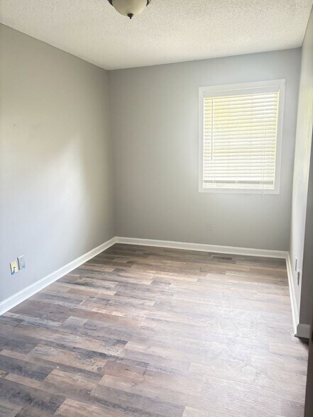 3rd bedroom - 6134 Nutmeg Ct SE