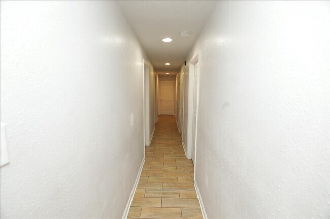 Building Photo - 13117 Vickery St