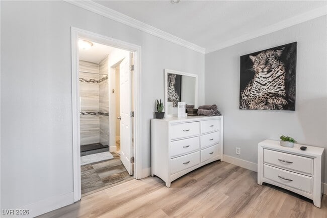 Building Photo - 2419 E Vegas Valley Dr