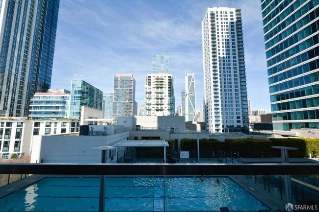 Building Photo - 425 1st St