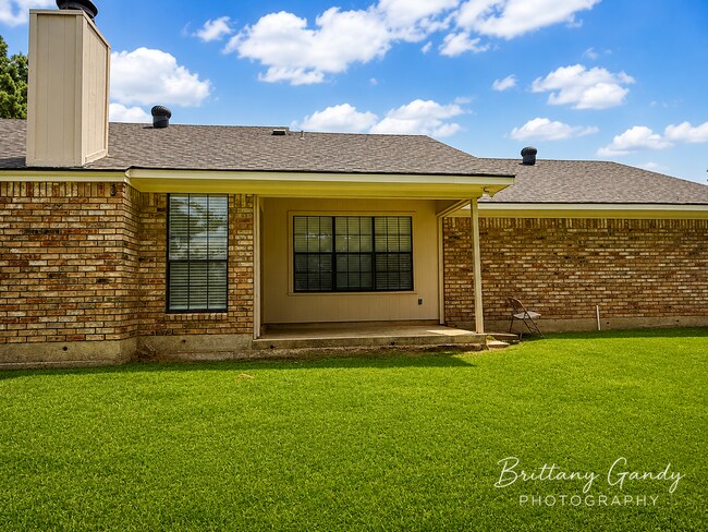 Building Photo - Rental Property on Frierson