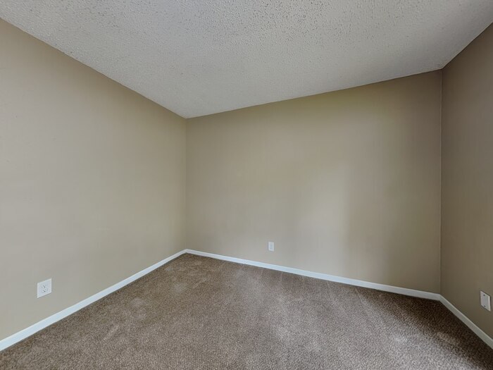 Building Photo - 22311 Meadowgate Dr