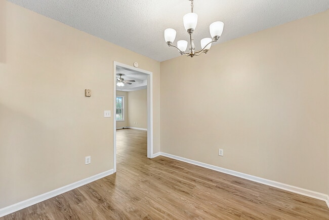 Building Photo - 334 Earnhardt Dr