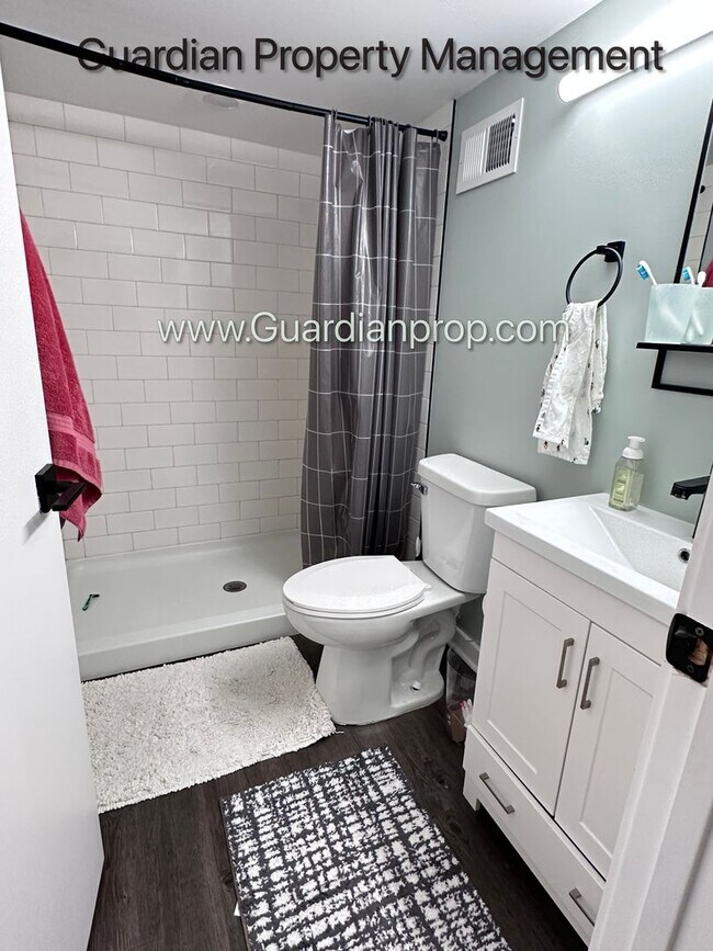 Building Photo - 3125 Quebec Ave S
