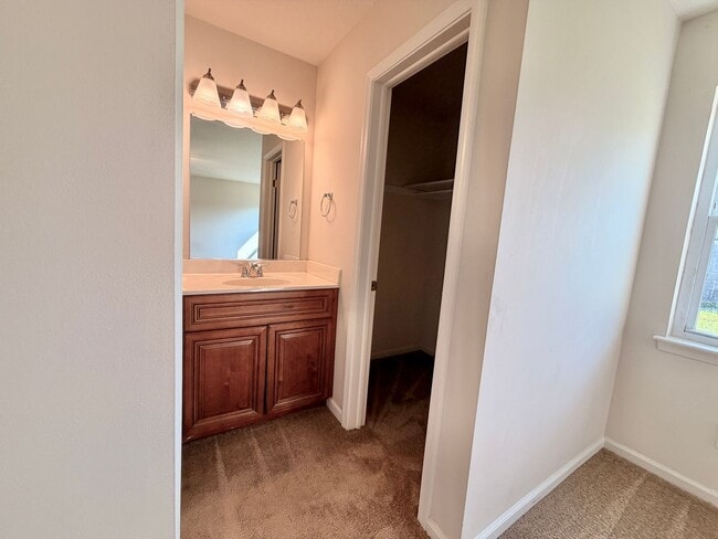 Building Photo - 1012 Antioch Cir
