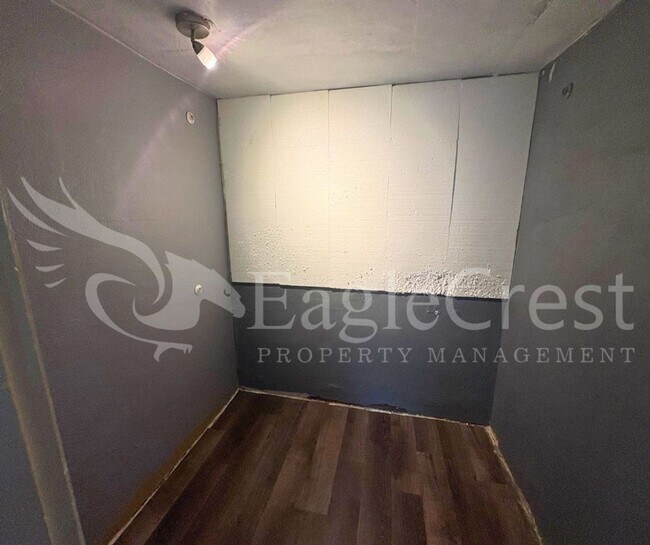 Building Photo - 127SW6