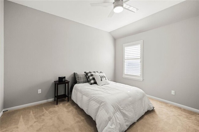 Building Photo - 1520 Rimstone Dr