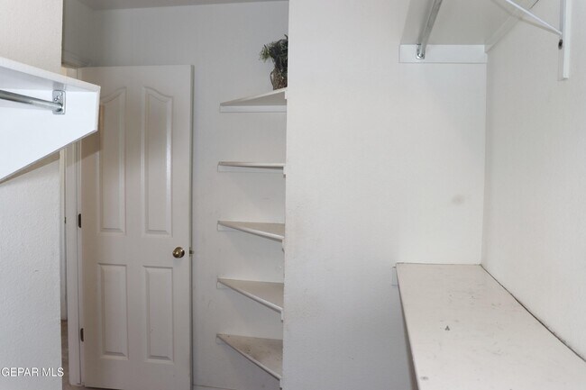 Building Photo - 3329 Tierra Sara Ln
