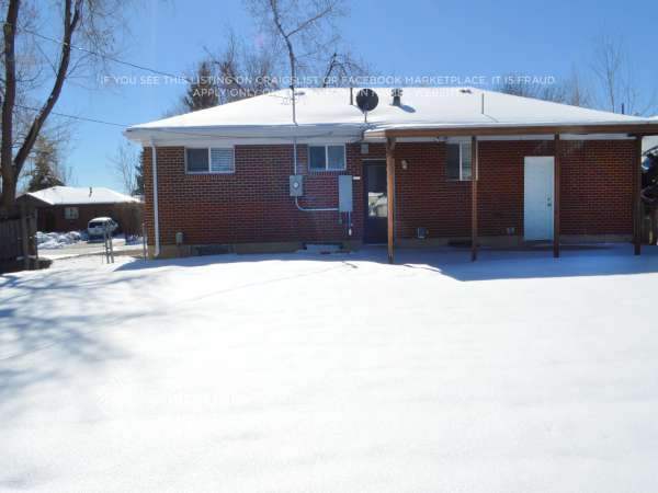 Building Photo - 303 Leonard Ln