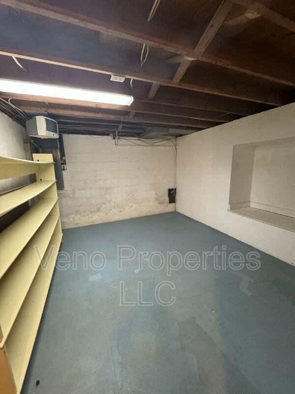 Building Photo - 15 Rivercrest Dr