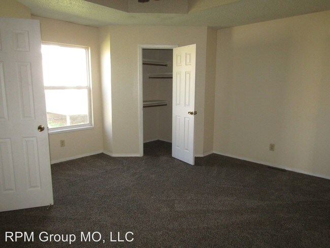 Building Photo - 206 E Buena Vista St