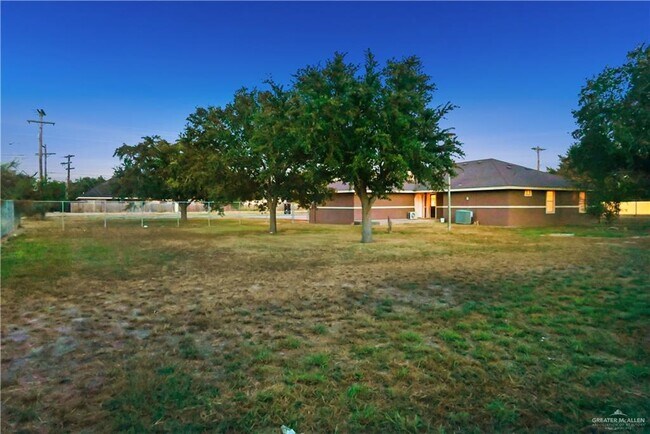 Building Photo - 805 S Mon Mack Rd