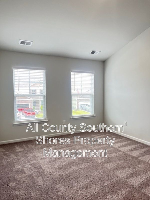 Building Photo - 2879 Pegasus Pl