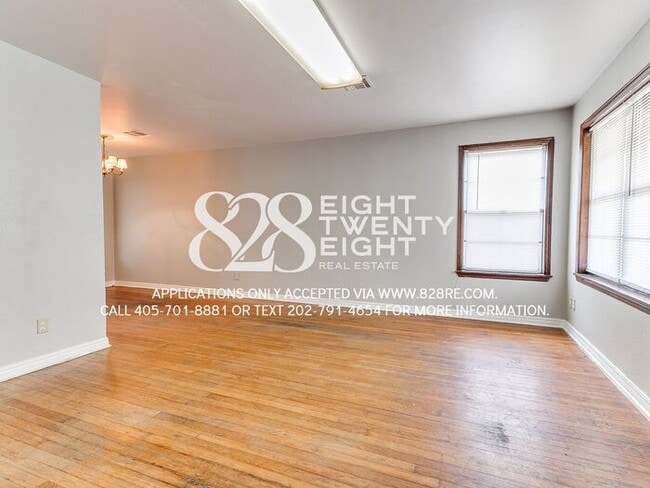 Building Photo - Cozy 2 Bed/1 Bath Single Family Brick Home...