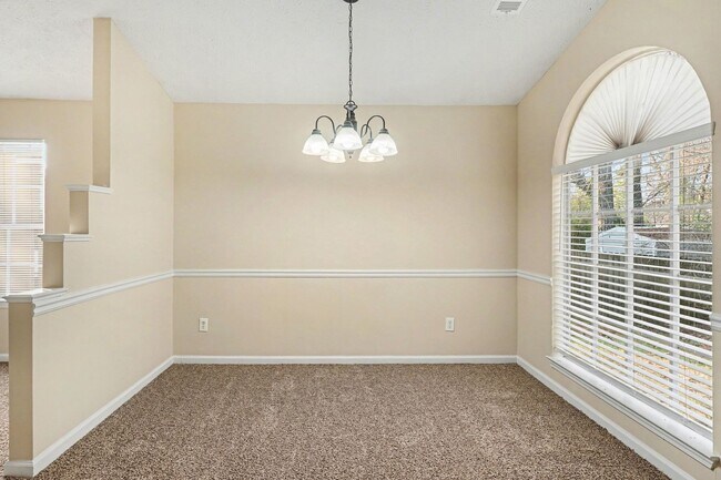 Building Photo - 3 Bedroom 2 Bath House