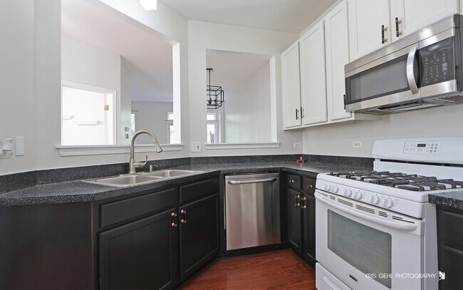 Building Photo - 1478 Doolittle Ln