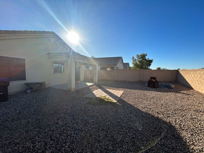 Building Photo - 3 bedroom 2 bathroom home in Maricopa
