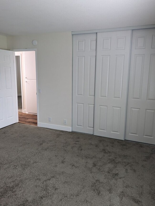 Building Photo - Fully Upgraded 3 Bed/2 Bath Condo - Poway