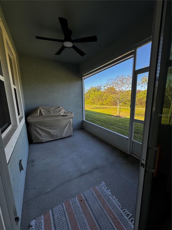 Building Photo - 11665 Rolling Green Dr