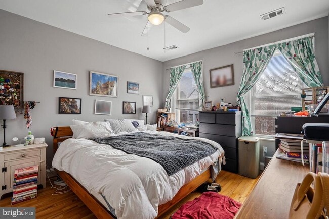 Building Photo - 1373 Quincy St NW