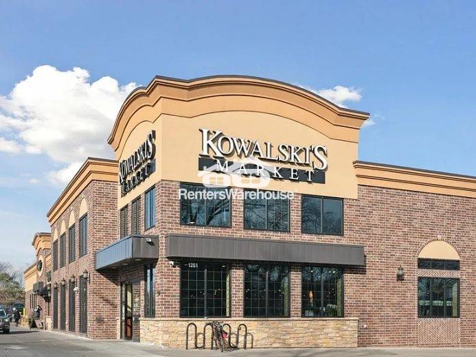 Building Photo - 1181 Edgcumbe Rd