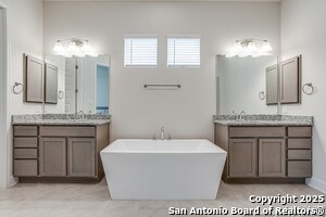 Building Photo - 1114 Aidenbaum