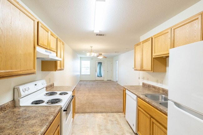 Building Photo - 3 Bedroom 2 Bath - D'Iberville