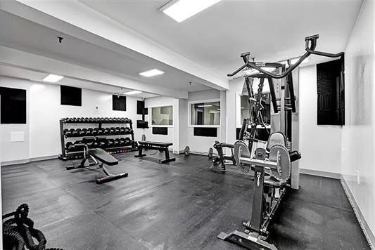 Building Photo - 264 9th St