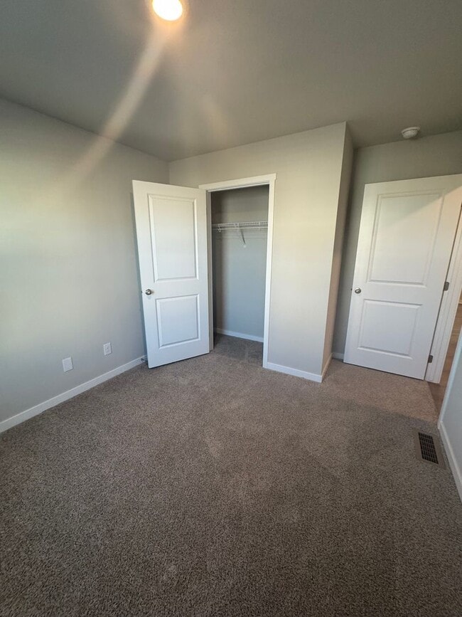 Building Photo - Your Dream Home Awaits in Gretna, NE!