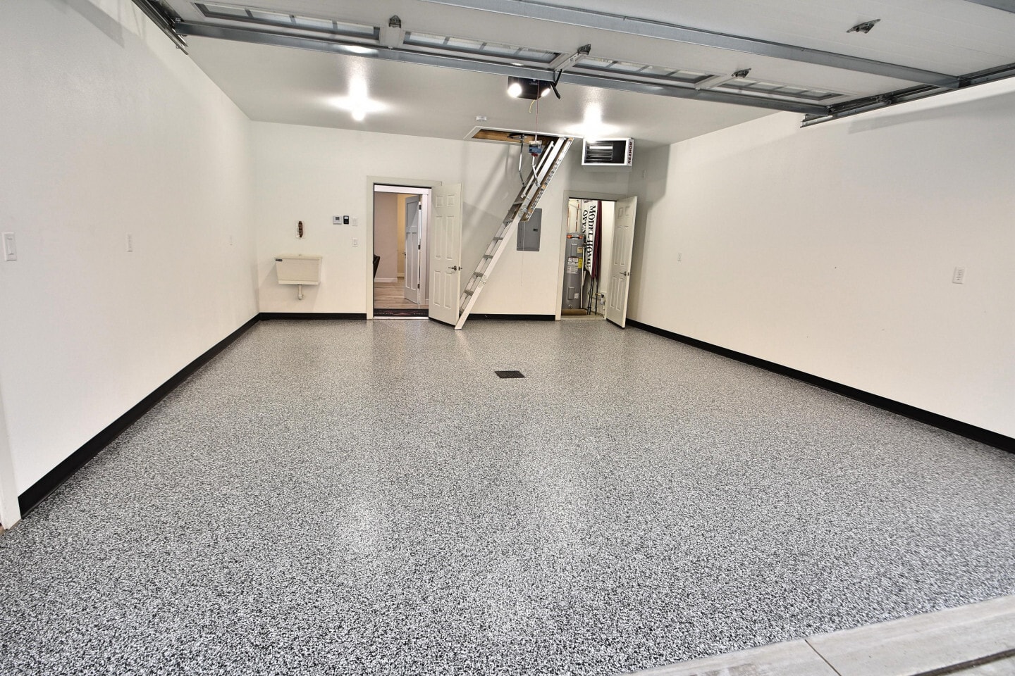 Building Photo - 6201 Tyler Pky