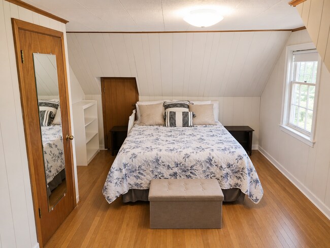 Building Photo - 4-Bedroom Home for Rent in the Heart of Sixteen Acres