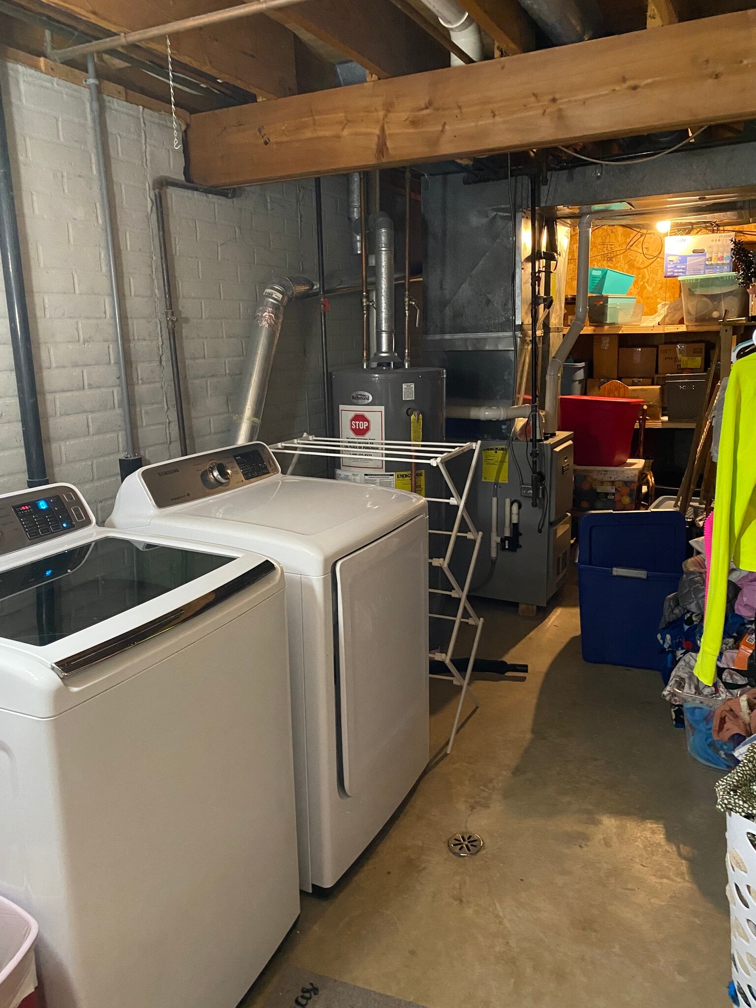 Building Photo - 1121 W Ridgeview Dr