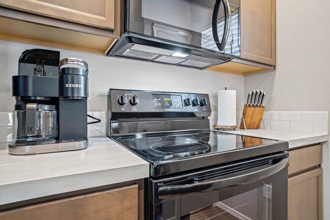 Building Photo - 11590 Maidstone St