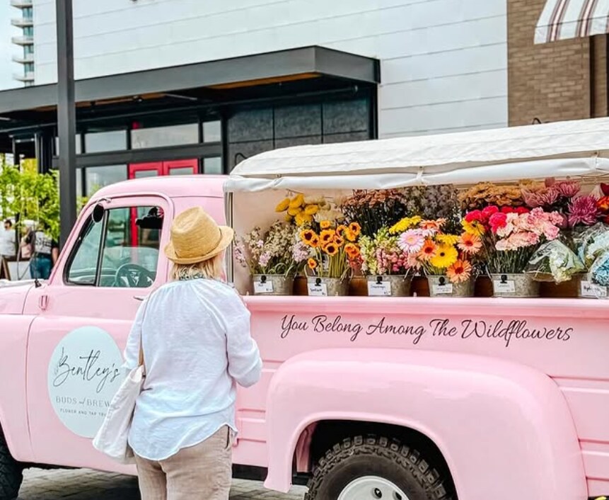 Building Photo - 14827 Santa Lucia Dr