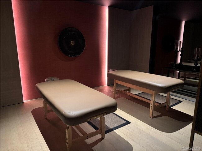 Building Photo - 522 W 29th St