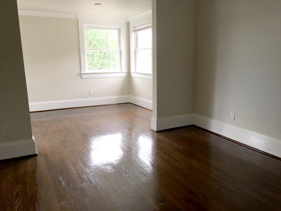 Main bedroom - 442 Walnut Ave SE