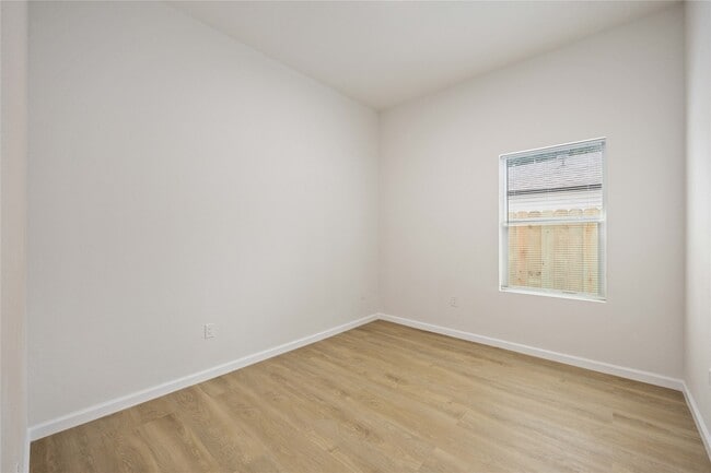 Building Photo - 309 Massachusetts St