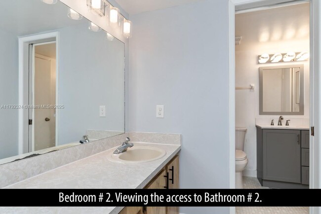 Building Photo - 825 Egret Cir