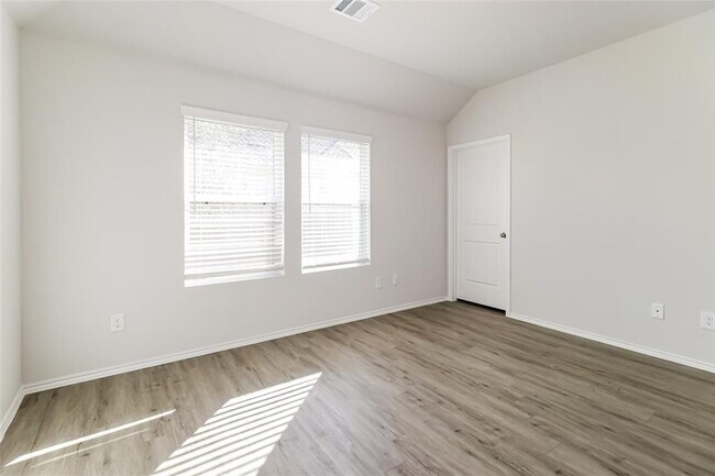 Building Photo - 3404 Cannon Dr