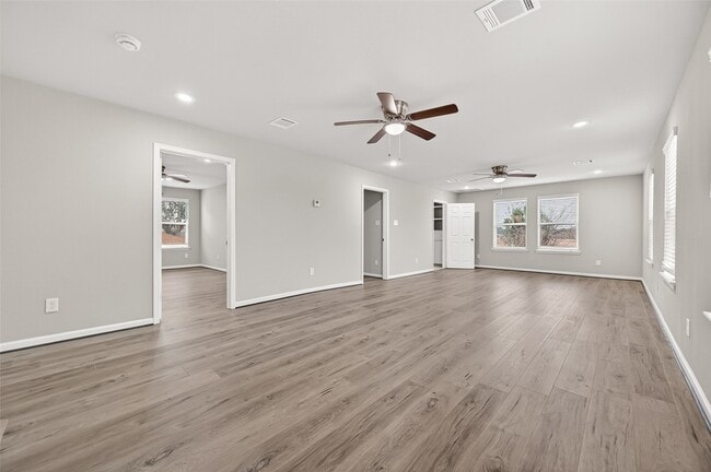 Building Photo - 7739 Antoine Dr