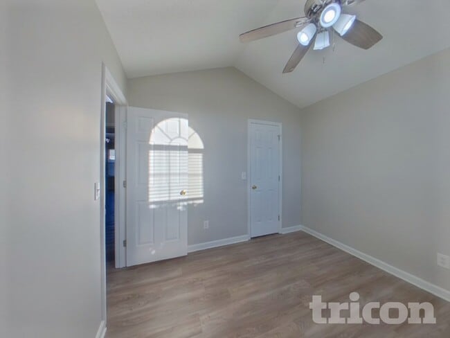 Building Photo - 4 Sweetberry Ct