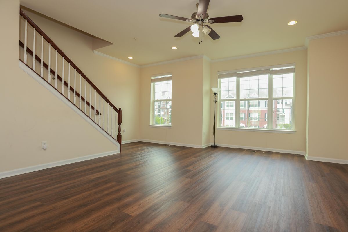 Building Photo - 7954 Blue Stream Dr