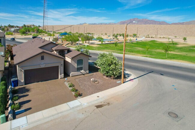 Building Photo - 7701 Maple Landing Court