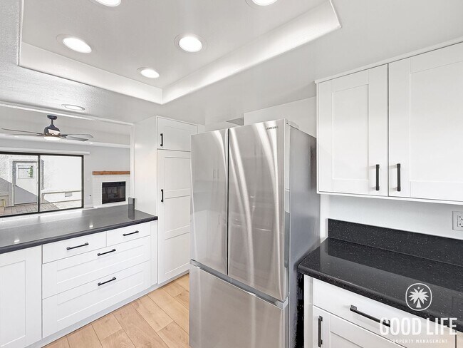 Building Photo - Stunning 2B/2.5BA Condo in Carlsbad For Lease!