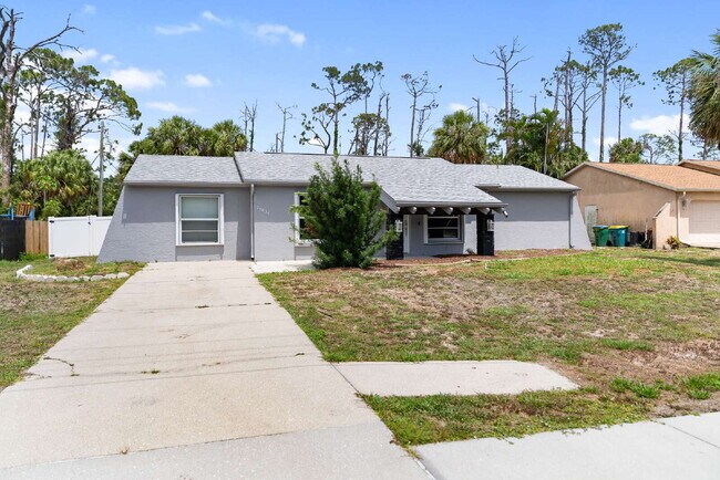 Building Photo - Heated Pool. Premium Upgrades. Fully Renov...