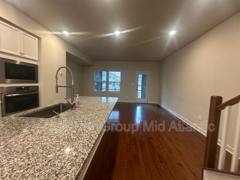Building Photo - 9342 Sweetbay Magnolia Ct